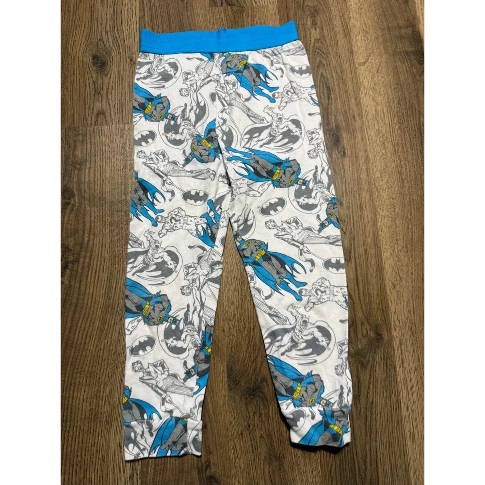 Batman Pajama Set Boys Size 6 White Blue Comic Book Print 2pc Excellent